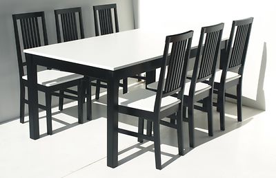 Moona ruokaryhmä. Pöytä 170x90cm + 6-tuolia musta/valkoinen