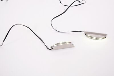 Sharp LED valosarja lasihyllyyn