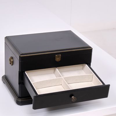 Nizza 23 korulipasto musta