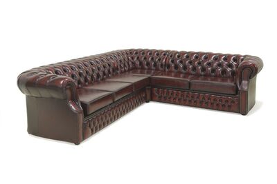 Chesterfield kulmasohva 3+K+2 rub off punainen vuodemekanismilla