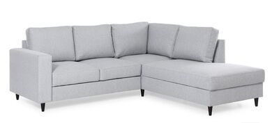 Renata avokulma vuoteella