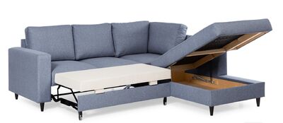 Renata avokulma vuoteella